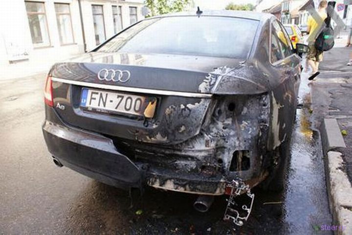 Вот такие впечатляющие следы оставляет удар молнии Вот такие впечатляющие следы оставляет удар молнии