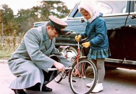 Yuri Gagarin - bicycle.jpg