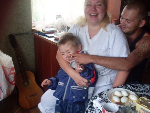 Когда родители - идиоты. Шокирующее зрелище!