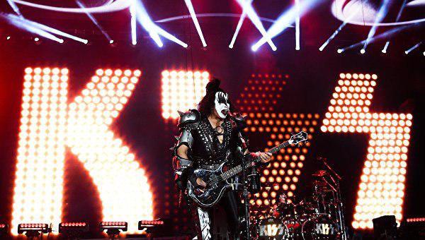 Солисту группы Kiss навсегда запретили появляться на «Fox News». Солисту группы Kiss навсегда запретили появляться на «Fox News».