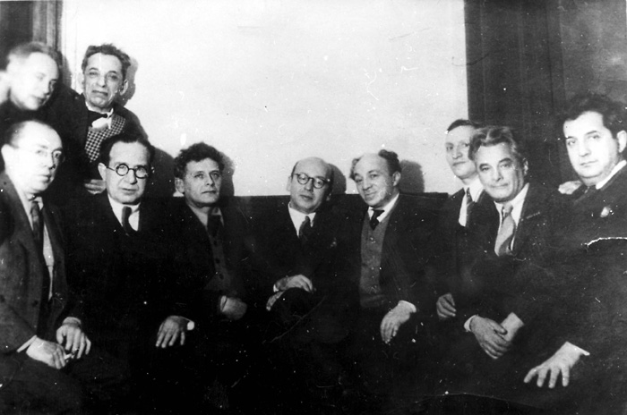   1947-      " -  - "