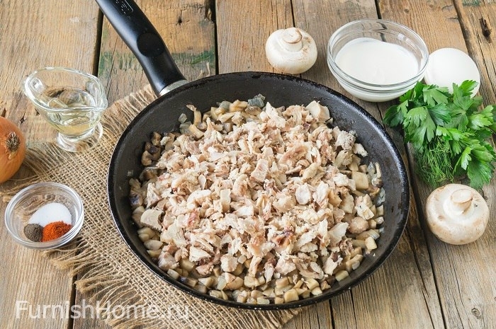 Слойки с курицей и грибами Слойки с курицей и грибами