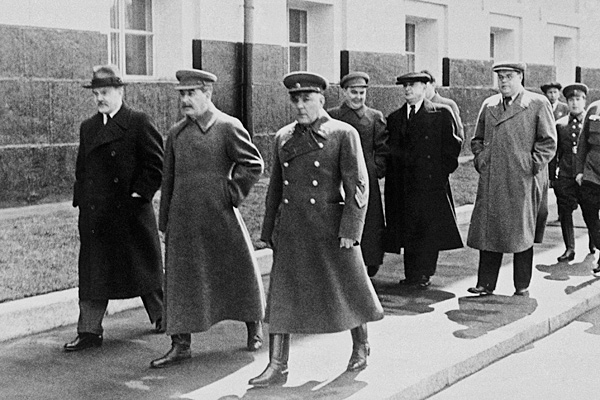 Иосиф Сталин и Климент Ворошилов Иосиф Сталин и Климент Ворошилов