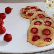 Оладьи с клубникой.