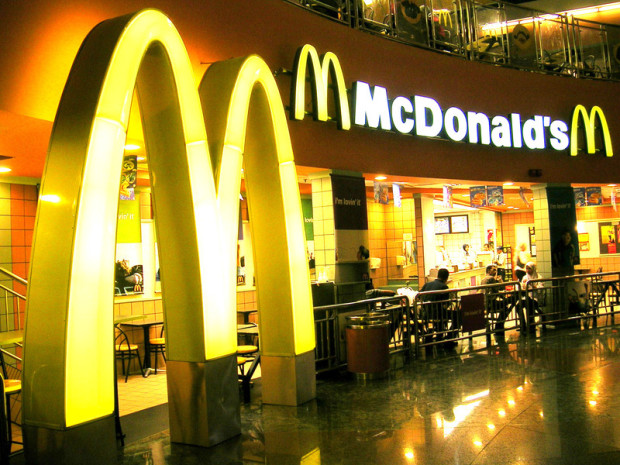Американец требует от «Макдональдс» $1,5 млн за салфетку