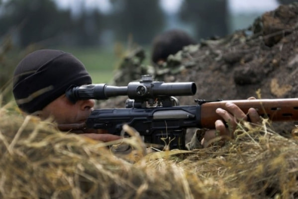 Снайпер ДНР точным выстрелом «убрал» АТОшника под Марьинкой