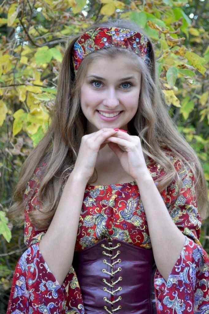 Молодая русская девушка