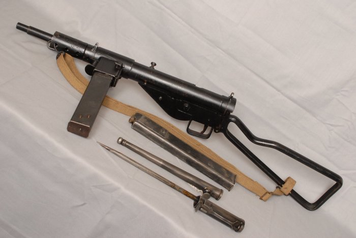 Оригинальный британский STEN. Оригинальный британский STEN.