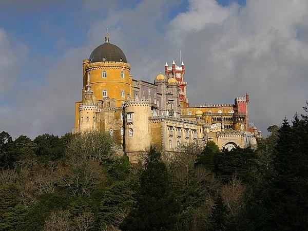 Самые красивые замки мира (16 фото)