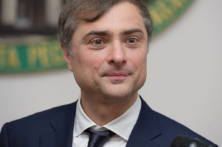 А нужна ли сейчас самому Путину общественная дискуссия, которую спровоцировал Сурков?