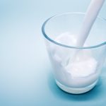 Эксперты заговорили о серьезной опасности пакетированного молока для организма человека
