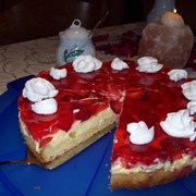 Пирог с ревенем и клубникой.