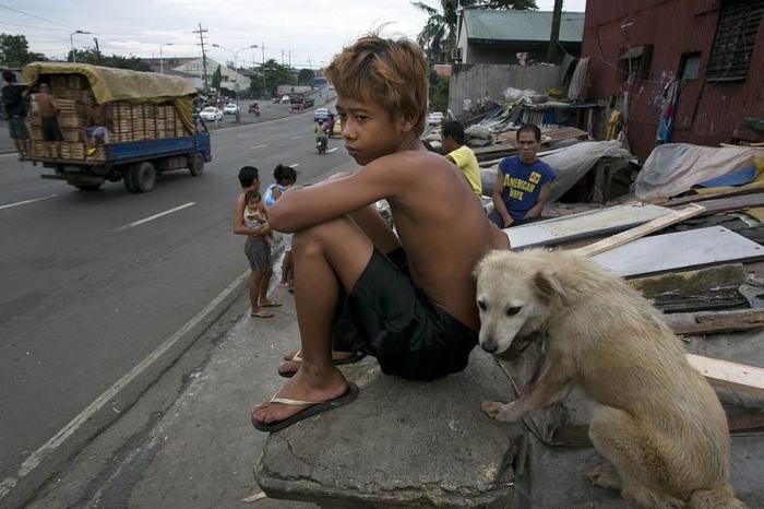 Жизнь в Маниле: 15 фотографий о жизни людей в самом густонаселенном городе Земли