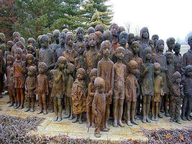Памятник 82 уничтоженным детям