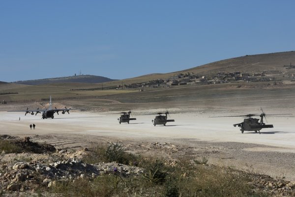 В Сирии обнаружена крупная партия военных вертолётов США В Сирии обнаружена крупная партия военных вертолётов США