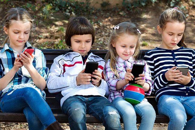 В каком возрасте можно покупать смартфон ребёнку?