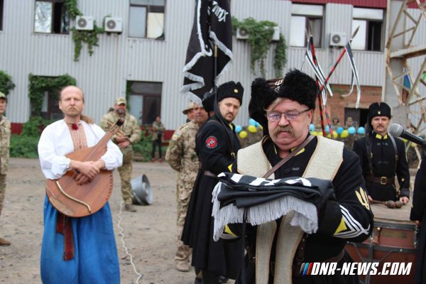 Бойцы 72-й бригады ВСУ стали называться "Черные запорожцы", для устрашения противника Бойцы 72-й бригады ВСУ стали называться "Черные запорожцы", для устрашения противника