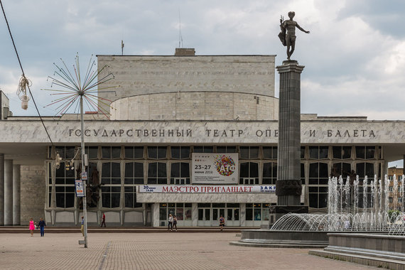 У жителей Красноярского края доход (40 718 руб.) хоть и выше, чем в двух предыдущих регионах, но жилье для них еще менее доступно - 0,96 кв. м по цене 42 531 руб. за 1 кв. м