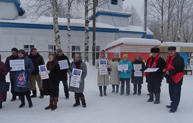 Здесь и далее - фото с "недели протестов" в Республике Коми в защиту природы (в основном от нефтеразработок), родного языка и социалки от коммерциализации