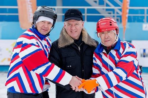 В областном центре состоялся чемпионат Сахалинской области по хоккею с мячом