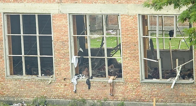 При взрыве эту девочкПри взрыве эту девочку выбросило в окно. Через 4 минуты камера снимает непостижимое…у выбросило в окно. Через 4 минуты камера снимает непостижимое… При взрыве эту девочкПри взрыве эту девочку выбросило в окно. Через 4 минуты камера снимает непостижимое…у выбросило в окно. Через 4 минуты камера снимает непостижимое…