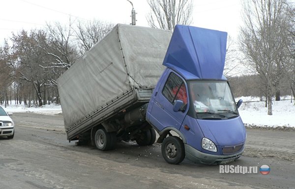 Для Газели ситуация со сломанной рамой достаточно обыденна в России. Фото: rusdtp.ru