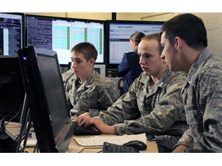 Невидимый фронт: кибервойска НАТО и США активизировались в российских социальных сетях