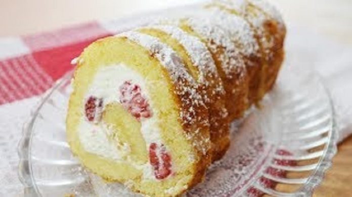 Самый быстрый рулет с малиной