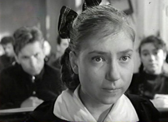Инна Чурикова в фильме *Тучи над Борском*, 1960 | Фото: kino-teatr.ru Инна Чурикова в фильме *Тучи над Борском*, 1960 | Фото: kino-teatr.ru
