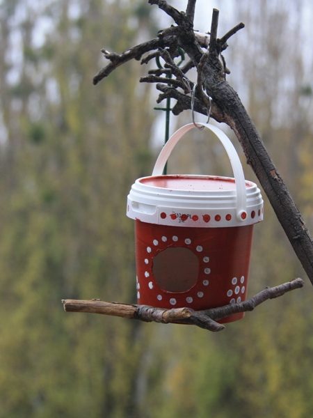 Кормушки для птиц, которые можно сделать своими руками Кормушки для птиц, которые можно сделать своими руками