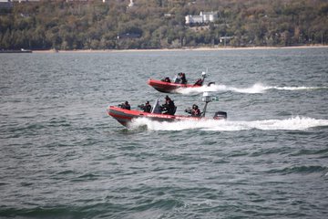 Посмотреть изображение в Твиттере Аваков отправил на Азовское море подразделение боевых водолазов