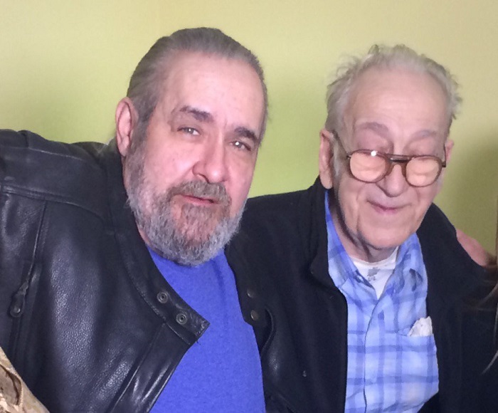 От него 55 лет скрывали страшную правду. То, что он узнал, перевернуло его жизнь... От него 55 лет скрывали страшную правду. То, что он узнал, перевернуло его жизнь...