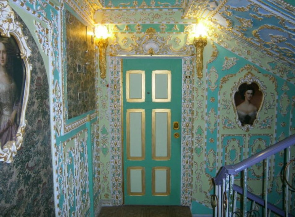 Подъезд как произведение искусства (15 фото) Подъезд как произведение искусства (15 фото)