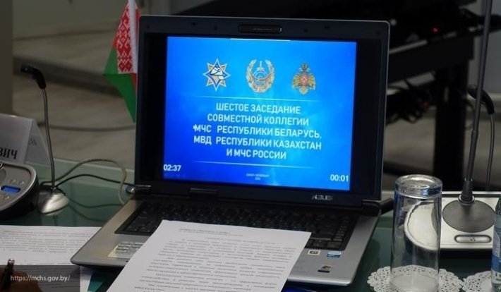 Министр МЧС в Петербурге посетил центр аппаратно-программного комплекса «Безопасный город»