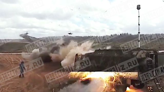 Появилось новое видео удара вертолета по зрителям на военных учениях