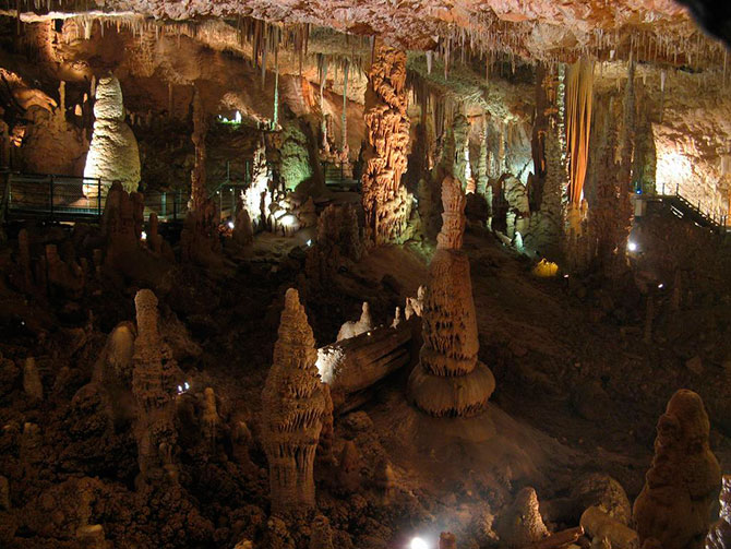 Сталактитовая пещера Авшалом