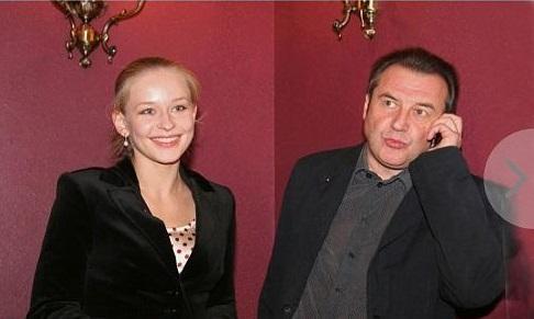 Пара долгие годы скрывала свои отношения Пара долгие годы скрывала свои отношения