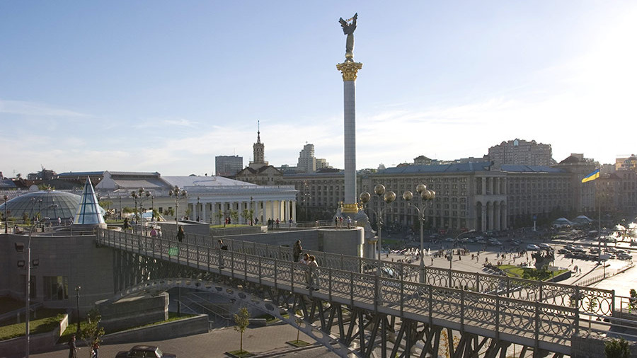 Киев выразил протест Варшаве из-за нового дизайна польских паспортов