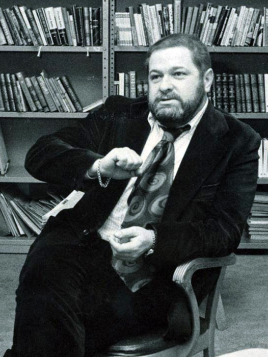 Юлиан Семенов, автор романа «Семнадцать мгновений весны» и автор сценария фильма Юлиан Семенов, автор романа «Семнадцать мгновений весны» и автор сценария фильма