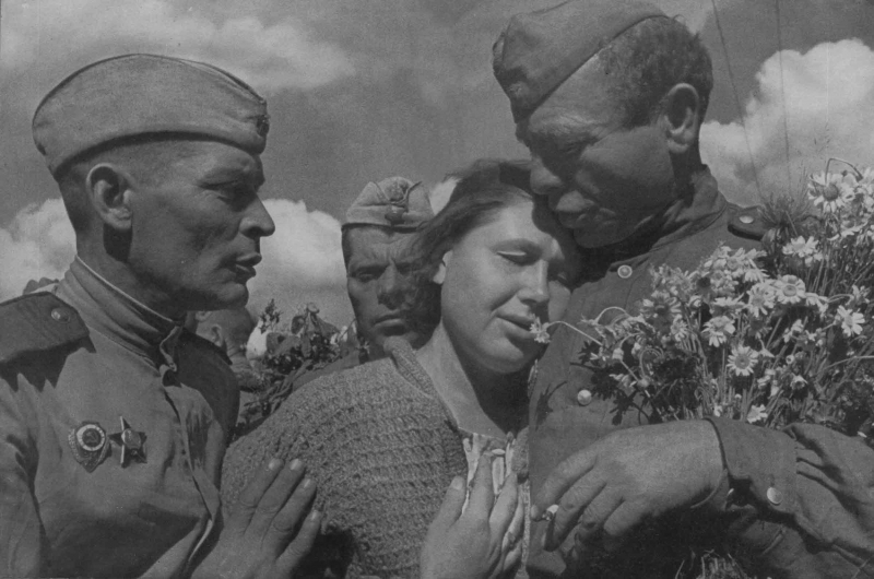 Почему Сталин вернул погоны в 1943 году Почему Сталин вернул погоны в 1943 году ВОВ 1941-1945, история СССР