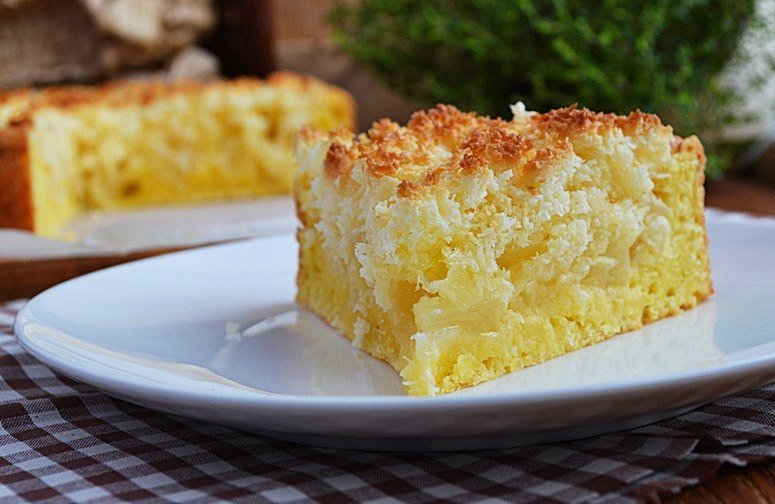 Творожной пирог с яблоками и кокосовой карамелью