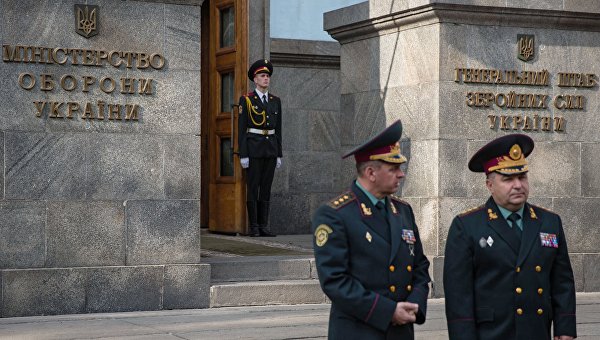Политолог Денис Антонович: Как украинские политики имитируют войну с Россией
