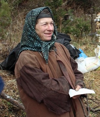 Известная отшельница Агафья Лыкова ищет помощника на хозяйство Известная отшельница Агафья Лыкова ищет помощника на хозяйство