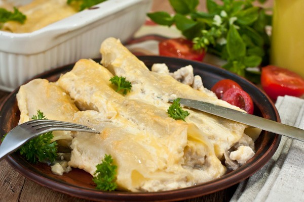 Каннеллони со сливочным соусом