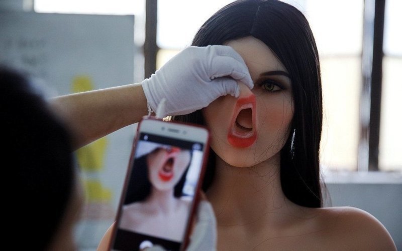 Надувная секс-кукла 