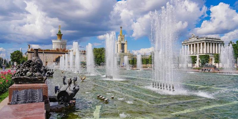 Специалисты возвращают объектам ВДНХ исторический облик