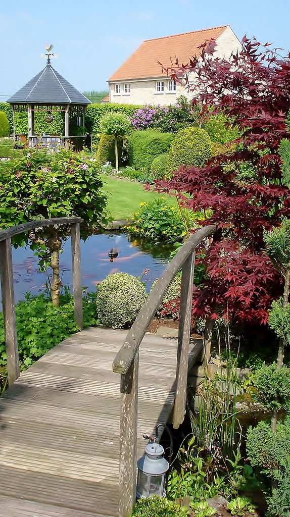 Romantic wooden Garden Bridge