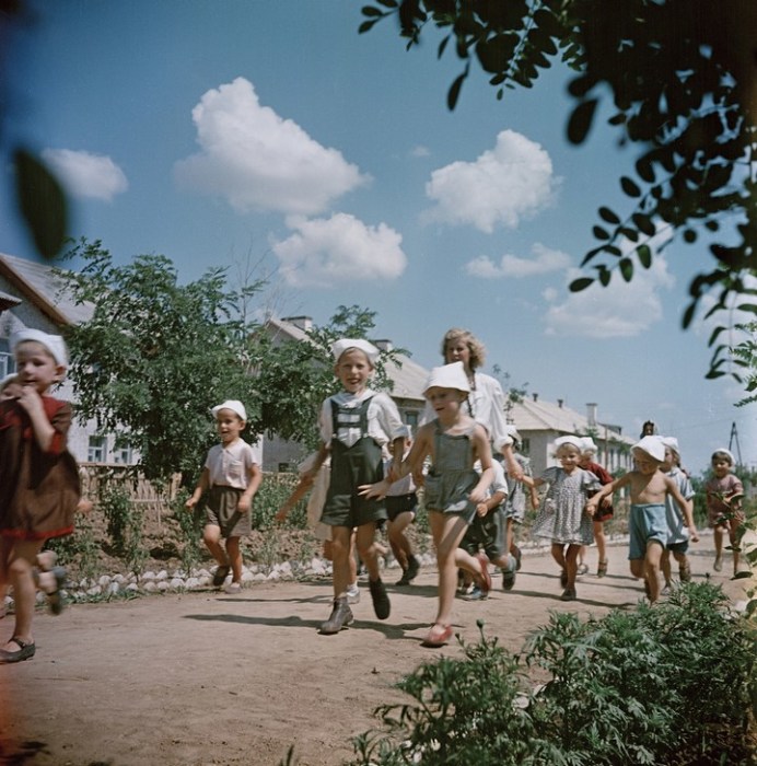 Советские дети на фотографиях 1940-1950 годов Семёна Фридлянда Советские дети на фотографиях 1940-1950 годов Семёна Фридлянда