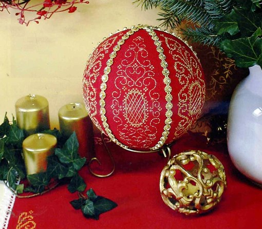 Схема к новогодней вышивке — «Елочные шары»
