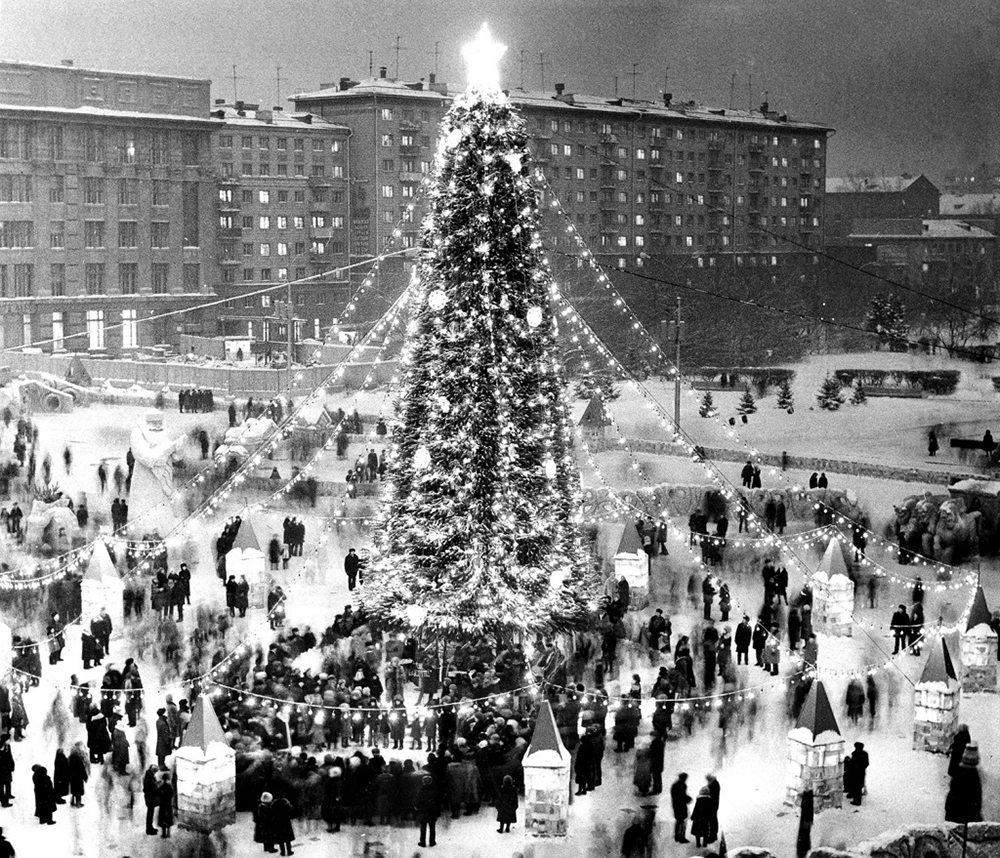 Елки на площади Ленина Новосибирск 1960